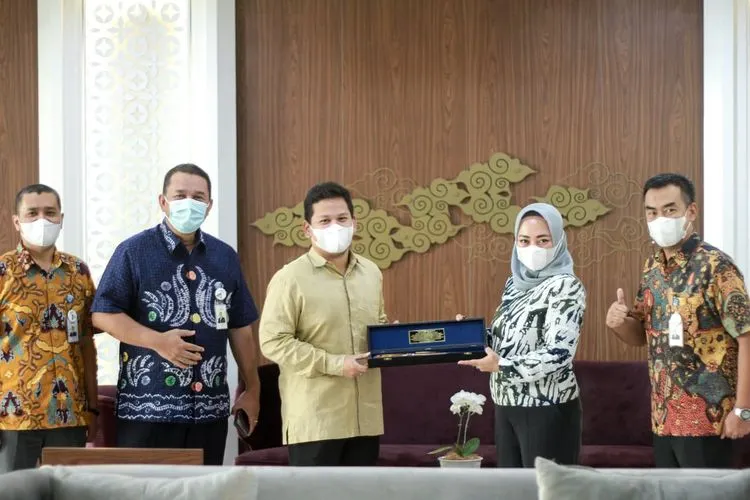 Tingkatkan Sinergitas, bjb Sekuritas Tandatangani PKS dengan Mandiri Sekuritas
