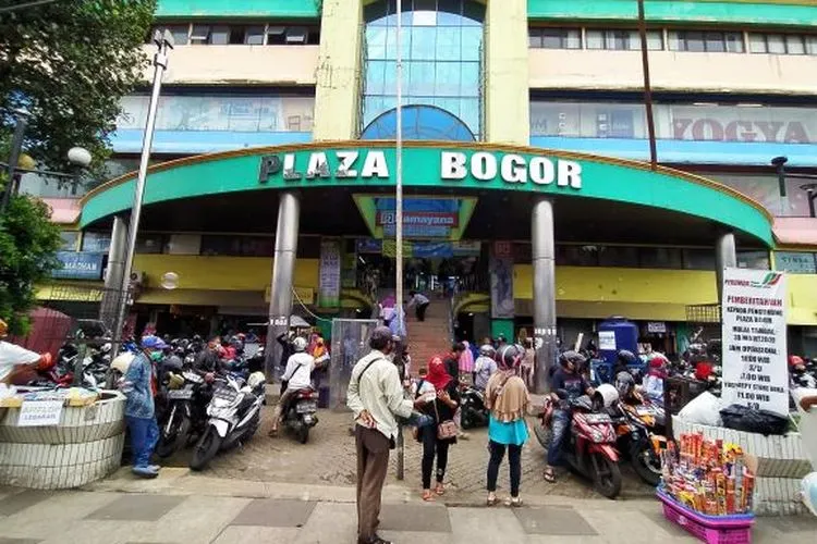 Kondisi pengunjung di salah satu pasar tradisional di Kota Bogor/ Yogi Faisal