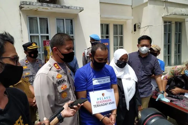 Polresta Bogor Kota bersama P2TP2A Kota Bogor, saat mengamankan pelaku tindak kekerasan terhadap anak / Yogi Faisal