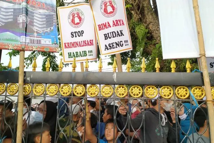 Masa Aksi HRS Teriaki Bima Arya Budak Aseng (Yogi Faisal)