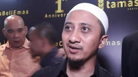Ustaz Yusuf Mansur. 