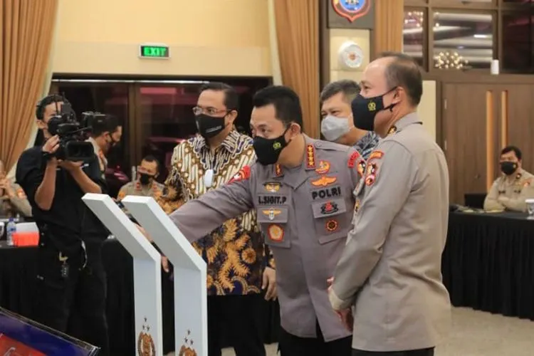 Kapolri Jenderal Listyo Sigit melaunching Aplikasi Pengaduan Masyarakat (Dumas) Presisi di Gedung Rupatama Mabes Polri, Jakarta Selatan, Rabu (24/2/2021). (dok Humas Polri)