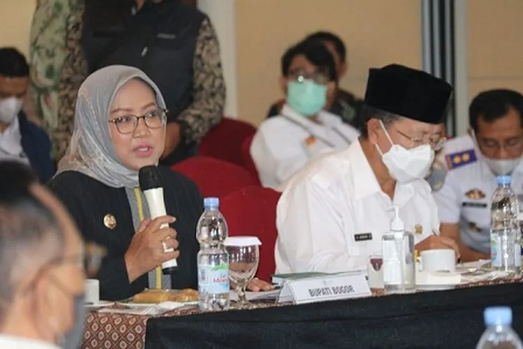Pemkab Bogor dan Pemkab Cianjur bersama Komisi V DPR RI, saat membahas rencana pembangunan Jalur Puncak 2, di Palm Hils Sentul, Kamis (18/3/2021). (Ayobogor/Yogi Faisal)