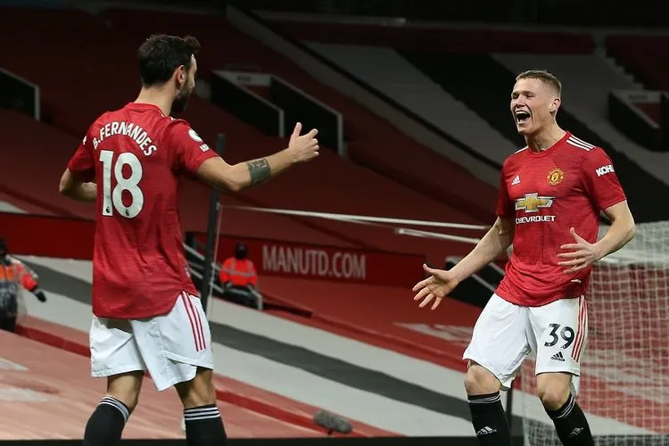 Pemain Manchester United berselebrasi dalam laga lawan West Ham United. (Twitter MU)