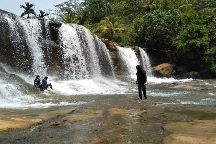 Curug Dengdeng di Kampung Cirerese, Desa Tawang, Kecamatan Pancatengah, Kabupaten Tasikmalaya. (Ayotasik.com/Irpan Wahab Muslim),