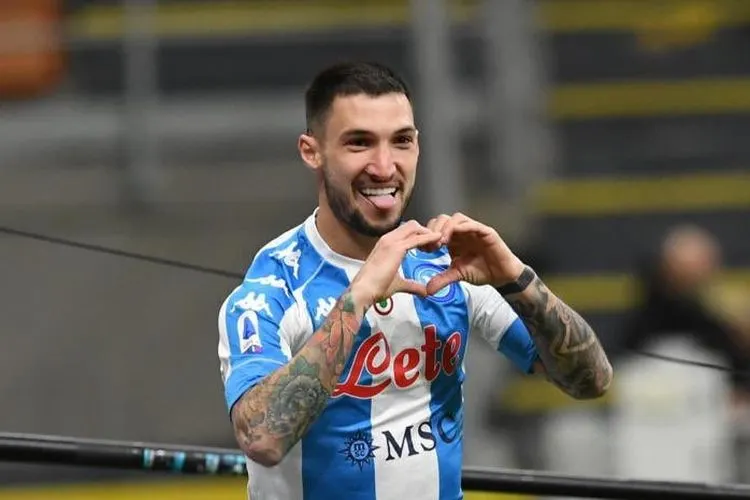 Selebrasi Politano usai mencetak gol ke gawang AC Milan dalam lanjutan Serie A Italia di Stadion San Siro, Senin (15/3/2021), dini hari WIB. (Twitter Politano)