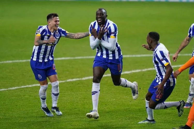 Pemain Porto, Moussa Marega merayakan gol usai menjebol gawang Juventus pada menit ke-46. (twitter Porto)