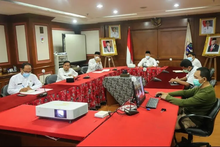 Rapat pelaksanaan vaksinasi di wilayah Provinsi DKI Jakarta di Ruang VIP Kantor Wali Kota Administrasi Jakarta Utara/Kominfotik Jakut