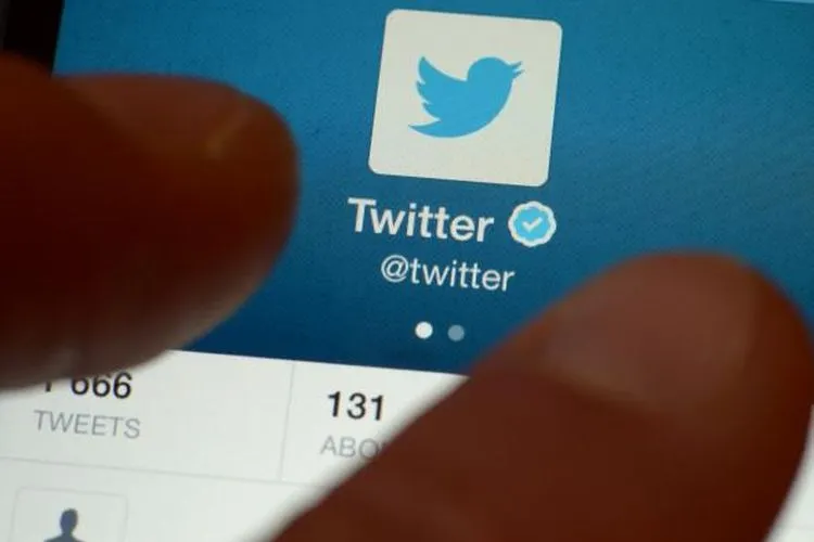 Plat AA yang Bikin Heboh Twitter dengan Acungan Jari Tengah ke Pesepeda di Jalan Thamrin (ilustrasi)