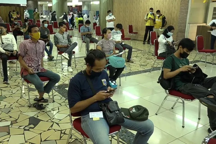 Kegiatan vaksinasi Covid-19 tahap II di Pasar Tanah Abang/dok: YouTube Kemenkes RI