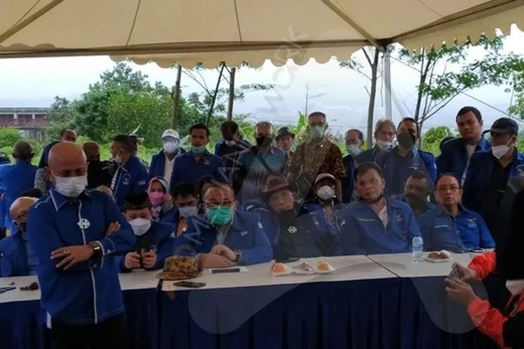 Jajaran DPP Partai Demokrat saat menggelar konferensi pers, di Wisma Atlet Hambalang, Kabupaten Bogor, Kamis (25/3/2021)/Yogi Faisal