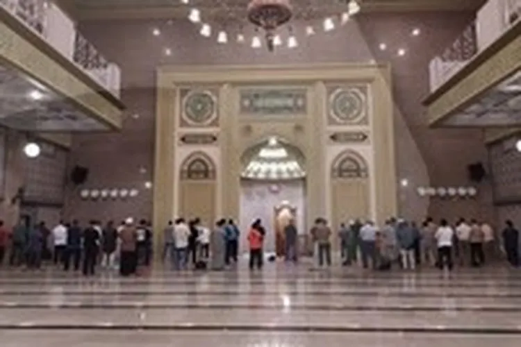 Ilustrasi masyarakat Kota Bogor saat menunaikan ibadah salat berjamaah di Masjid Raya Kota Bogor (Yogi Faisal)