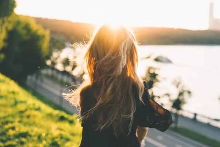 Ilustrasi wanita pendiam. (Unsplash/AL)