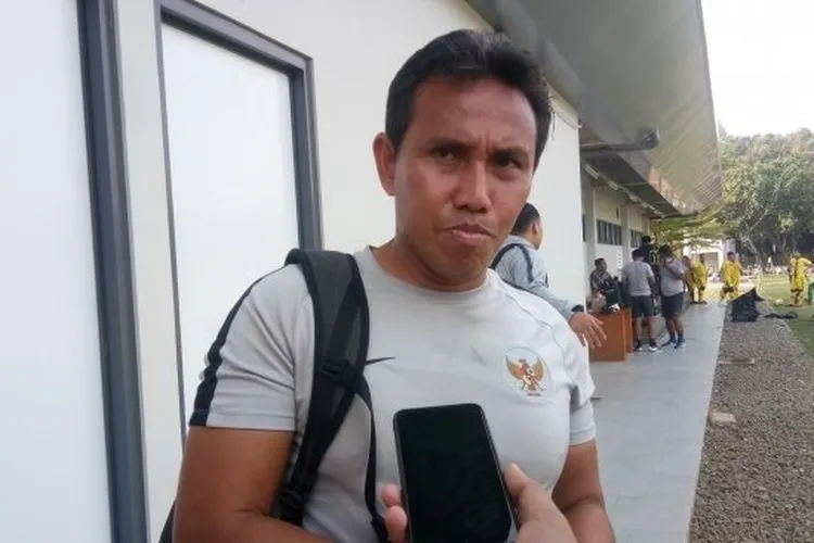 Pelatih Timnas Indonesia U-16, Bima Sakti. (Suara.com/ Adie Prasetyo)