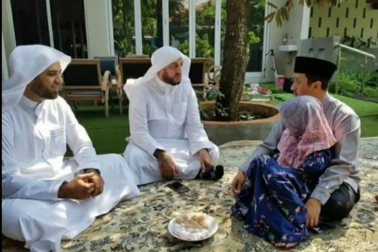 Mendiang Syekh Ali Jaber saat bertandah ke rumah Ustaz Yusuf Mansur/IG Ustaz Yusuf Mansur