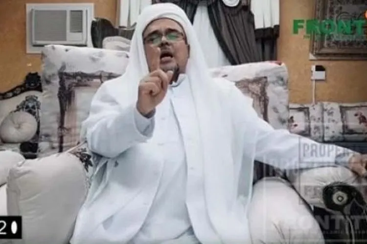Pentolan FPI, Rizieq Shihab saat pulang ke Indonesia/ Front TV