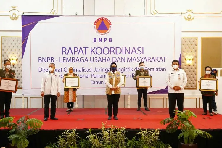 Proaktif Bantu Penanganan COVID-19, bank bjb Diganjar Penghargaan BNPB