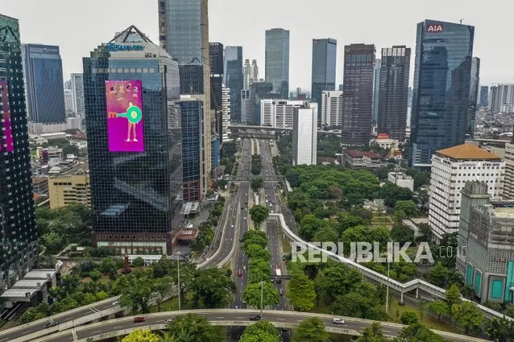 PSBB Transisi Fase II Jakarta mengizinkan sejumlah lokasi hiburan dan wisata bisa dibuka / Republika