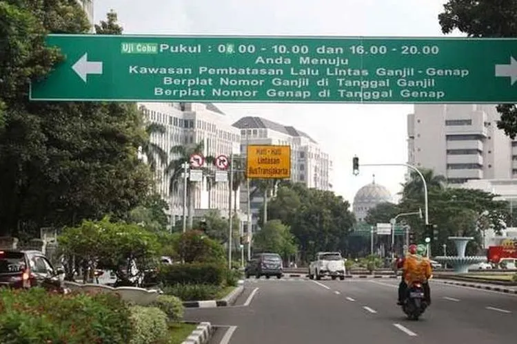 Rambu penunjuk aturan ganjil genap/Wartakotalive