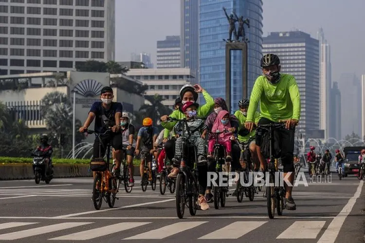 ilustrasi bersepeda di Jakarta/ Republika