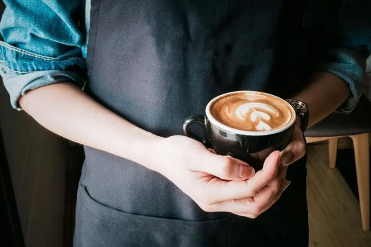 Kafein dosis tinggi memiliki efek samping yang tidak menyenangkan jika dikonsumsi secara konstan. (Pexels/ Porapak Apichodilok)