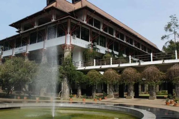 Institut Teknologi Bandung (ITB). (Sumber: itb.ac.id)