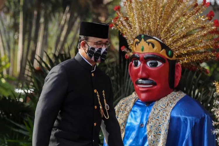 Gubernur Anies Baswedan, pejabat Pemprov DKI dan pimpinan DPRD DKI, mengikuti Salat Iduladha 1441 Hijriah di Masjid Fatahillah, Balai Kota Jakarta, Jumat (31/7) pagi. (Foto: republika/Putra M. Akbar)