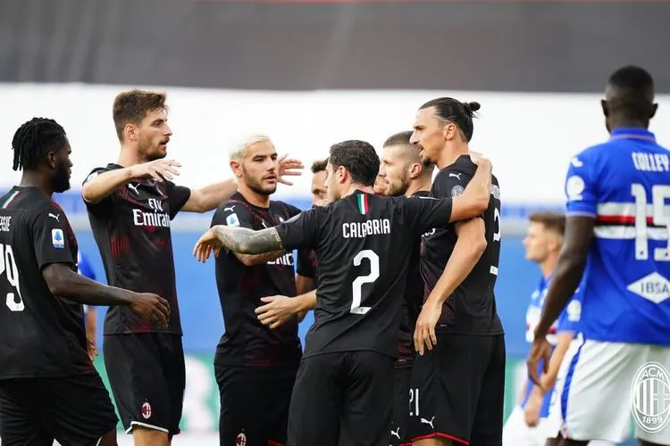 Pemain AC Milan merayakan gol Zlatan Ibrahimovic saat lawan Sampdoria. (dok Twitter AC Milan)