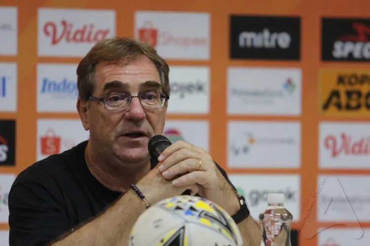Pelatih Persib Bandung Robert Rene Alberts. (Ayobandung.com/Irfan Al-Faritsi)