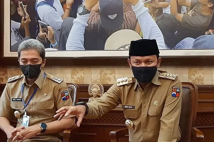 Wali Kota Bogor Bima Arya (kanan) (dok)