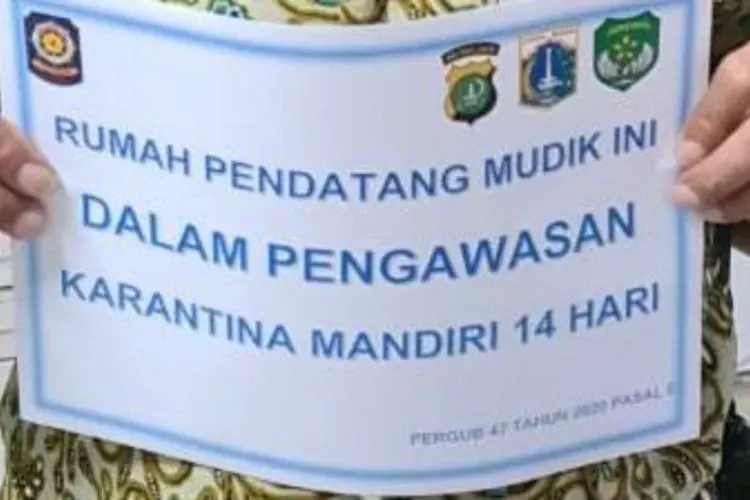 Stiker khusus untuk rumah pemudik yang keluar masuk DKI Jakarta tanpa SIKM. (Antara)