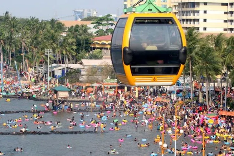 Ilustrasi - Suasana di Taman Impian Jaya Ancol Jakarta. (Merdeka.com)