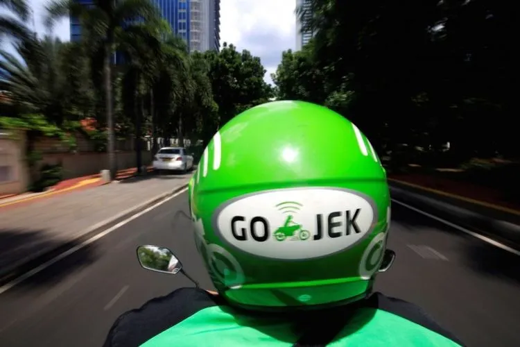 Gojek pada hari ini, Rabu (3/6), resmi mengumumkan investor barunya yakni Facebook, PayPal, Google, dan Tencent.  Foto: Reuters