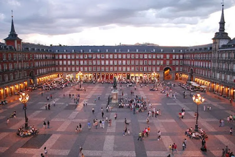 Suasana Kota Madrid, Spanyol (wikipedia)