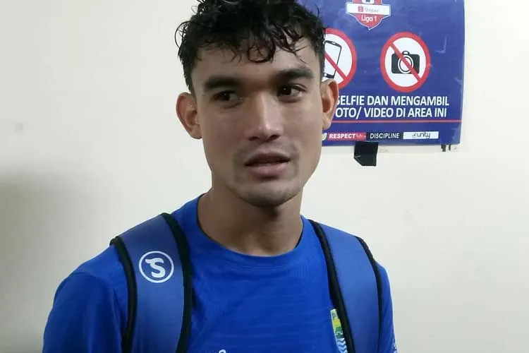 Bek Persib Bandung, Zalnando (Ayobandung/Eneng Reni)