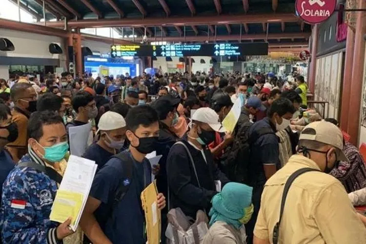 Penampakan antrean di Bandara Soekarno Hatta. (Foto: Istimewa)