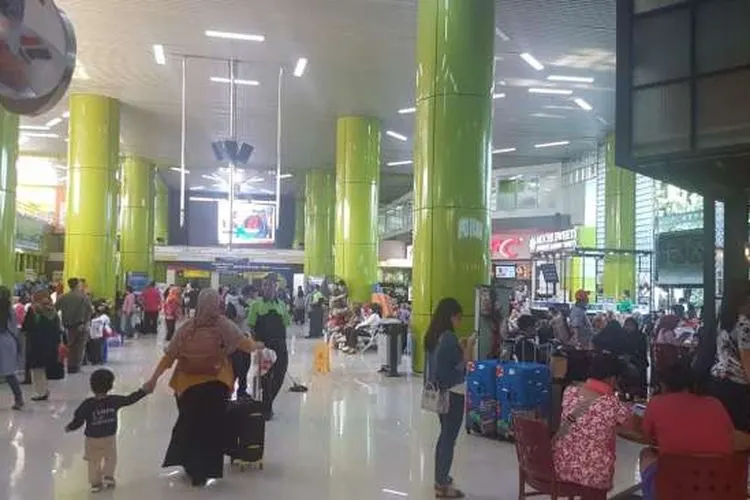 Sebagai ilustrasi Stasiun Gambir, di Jakarta Pusat. [suara.com/Dian Rosmala/ Handita Fajaresta]
