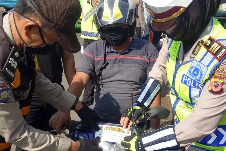 Pelanggar PSBB Bogor dibacakan Ayat Al-qur'an. ist