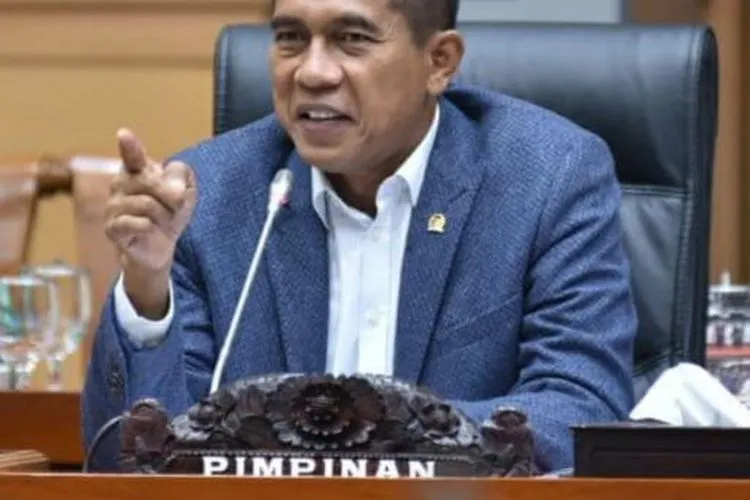 Ketua Komisi I DPR, Abdul Kharis Almasyhari