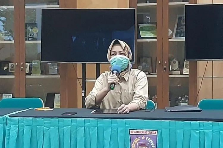Wali Kota Tangerang Selatan, Airin Rachmi Diany, Senin (13/4/2020). Foto: Republika/Abdurrahman Rabbani