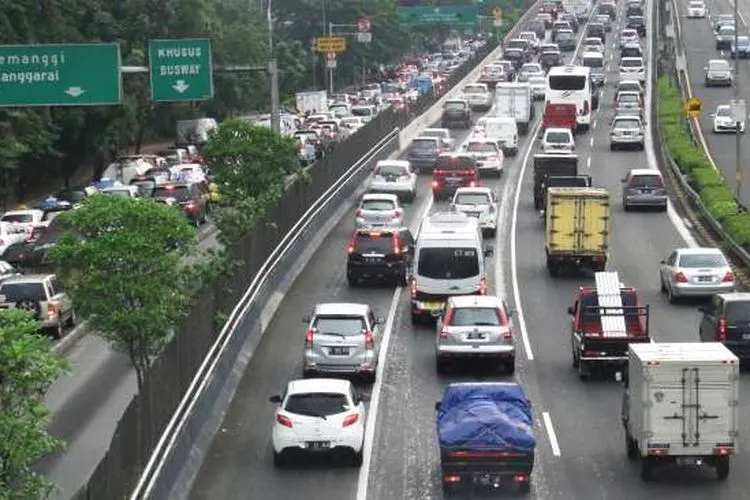 Kondisi jalan di Jakarta meningkat 10 persen pada Selasa, 7 April 2020 ketimbang hari sebelumnya. Foto: Suara.com