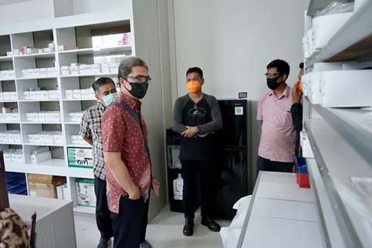 Wakil Wali Kota Bogor Tinjau sejumlah RS untuk tangani Covid-19. (dok)