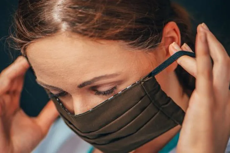Masker Kesehatan Dari Kain (Shutterstock)
