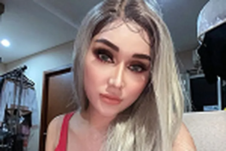 Lucinta Luna (instagram: @lucintaluna)