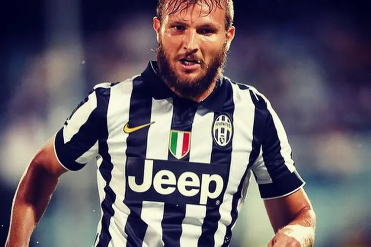 Mantan pemain Juventus dan AS Roma yang resmi direkrut Persija Jakarta, Marco Motta. (net)