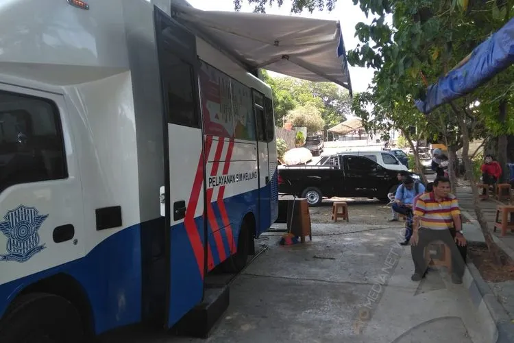 Bus layanan SIM Keliling di Kampus Trilogi Kalibata Jakarta Selatan/Ayojakarta.com