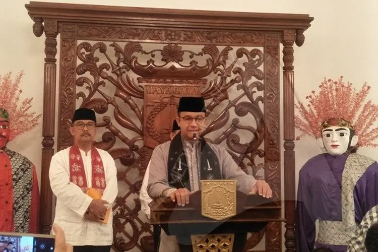 Gubernur DKI Jakarta, Anies Baswedan dan Sri Mahendra yang mengundurkan diri dari jabatan Kepala Bappeda DKI/Ayojakarta.com - Aprilia Rahapit