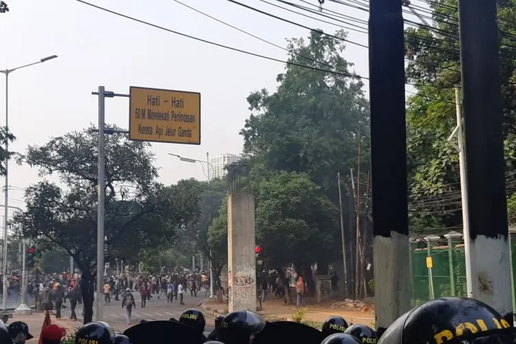 Demonstrasi pelajar di belakang Gedung DPR RI/Istimewa