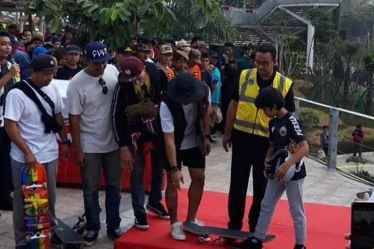 Gubernur DKI Jakarta Anies Baswedan meresmikan Taman Spot Budaya 2 di Kawasan Dukuh Atas, Sudirman, Jakarta Pusat, sebagai fasilitas interaksi publik, Minggu (18/8/2019). (Hendy Dinata/Ayojakarta.com)