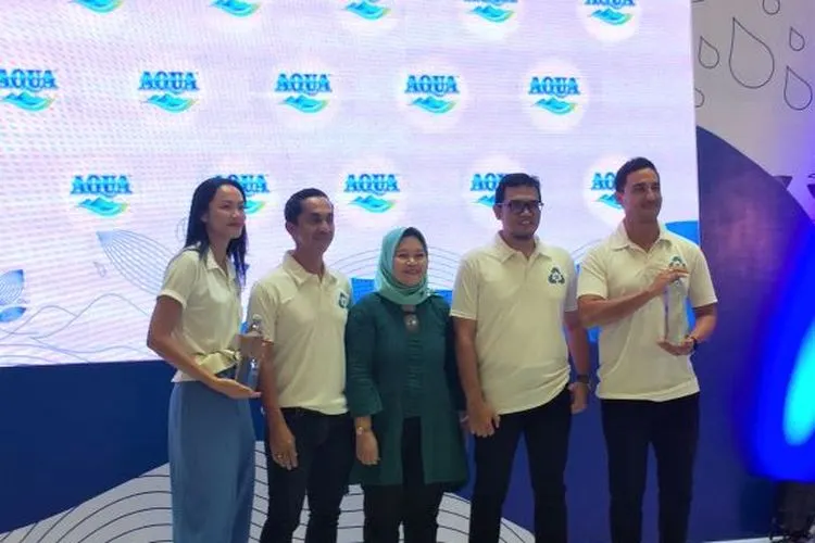 Danone-Aqua hadirkan botol 100% daur ulang. (Istihanah Soejoethi/Ayojakarta.com)